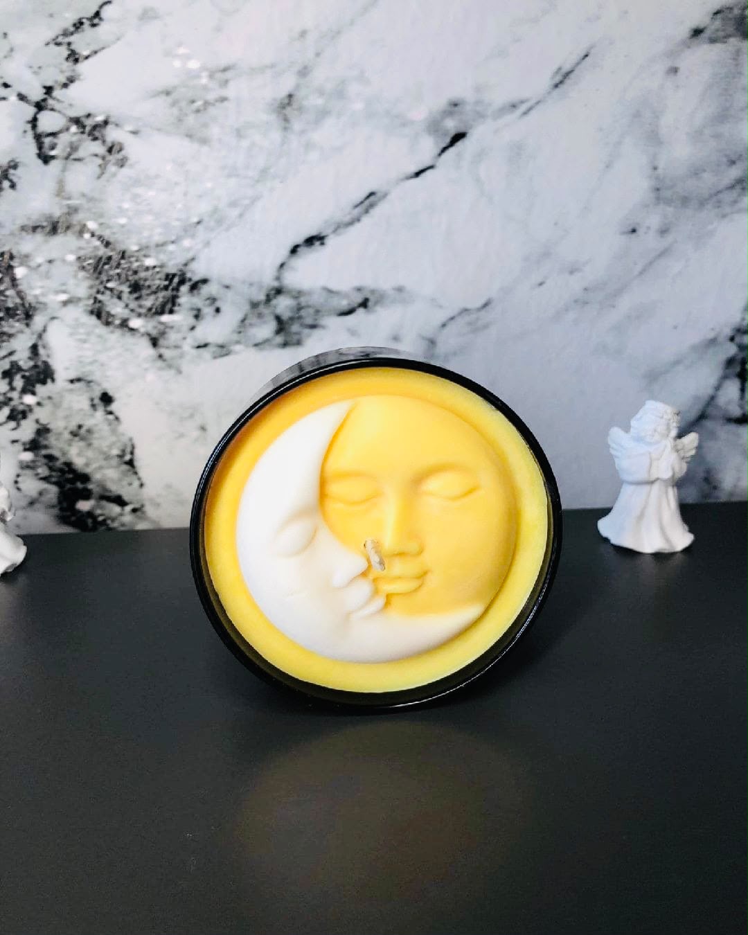 Lumânare Decorativă „Soare și Lună” – Design Celest în Relief - imagine galerie