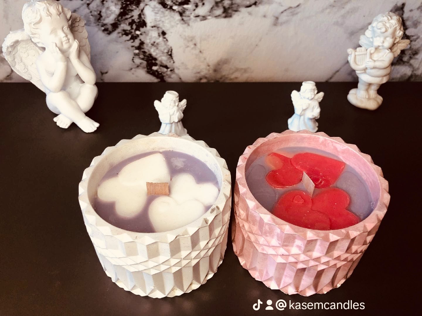 Lumânare Decorativă cu Inimioare din Ceară – Recipient Geometric cu Fitil din Lemn - imagine galerie