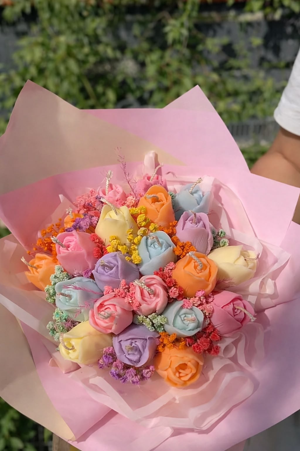 Buchet de Lumânări Trandafiri Multicolori - imagine galerie