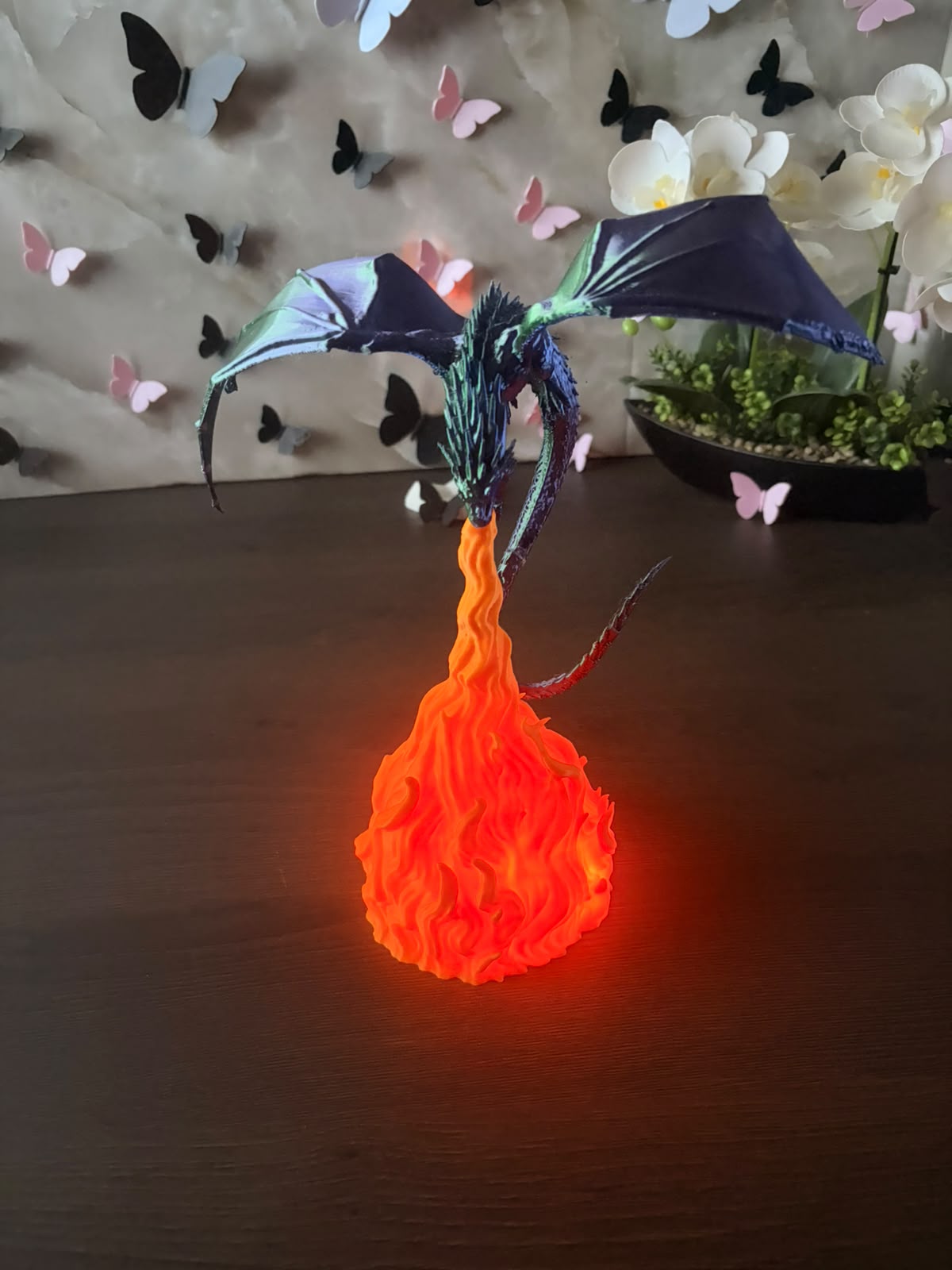 Lampă / Statuetă 3D - Dragon cu glob de foc iluminat - imagine galerie