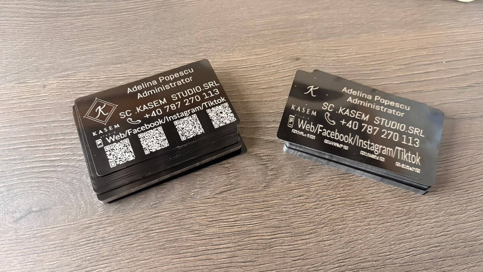 Cărți de vizită premium din metal negru – Gravură laser personalizată - imagine galerie