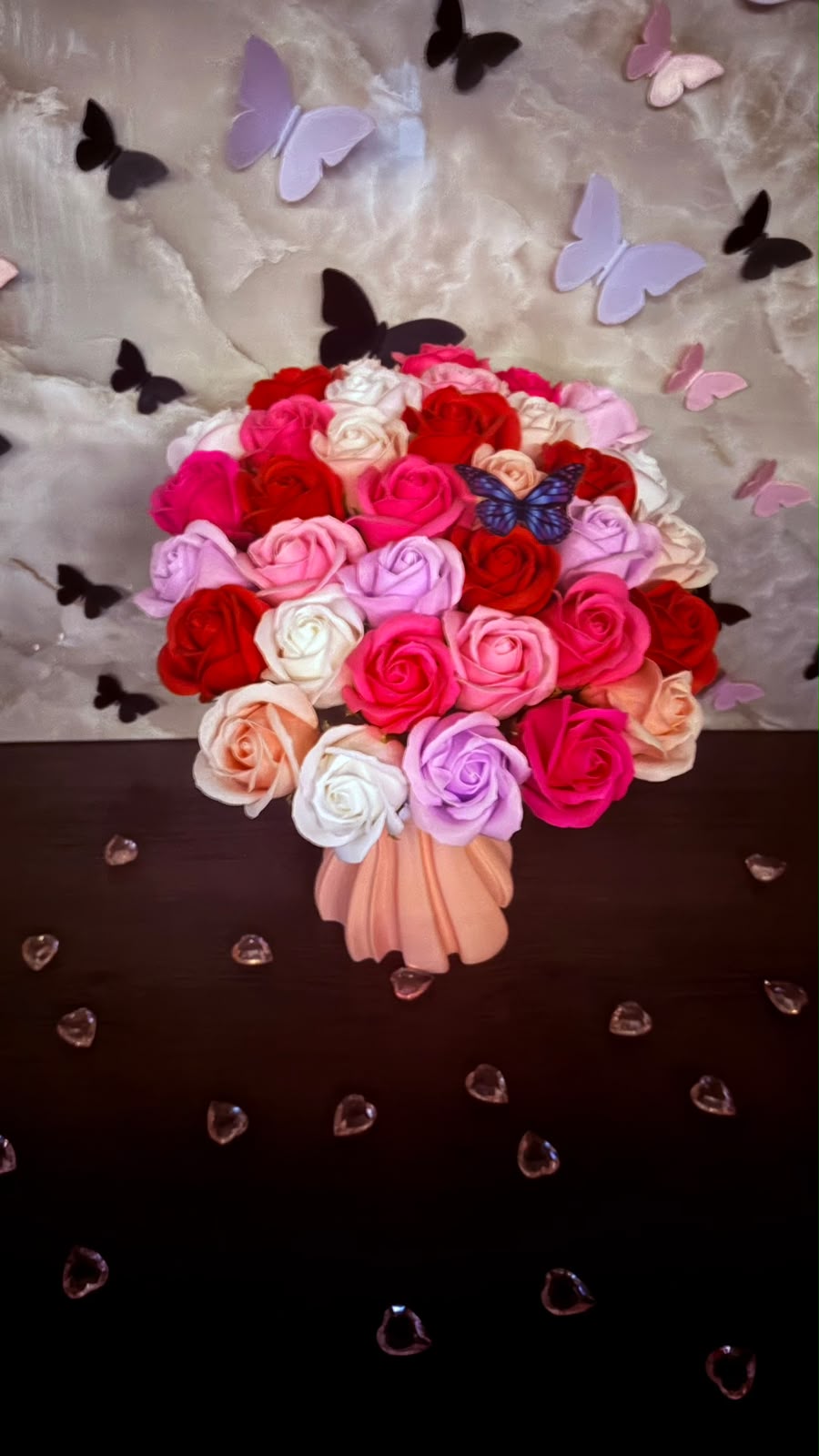 Aranjament floral în vază 3D – Trandafiri de săpun și mesaje personalizate - imagine galerie