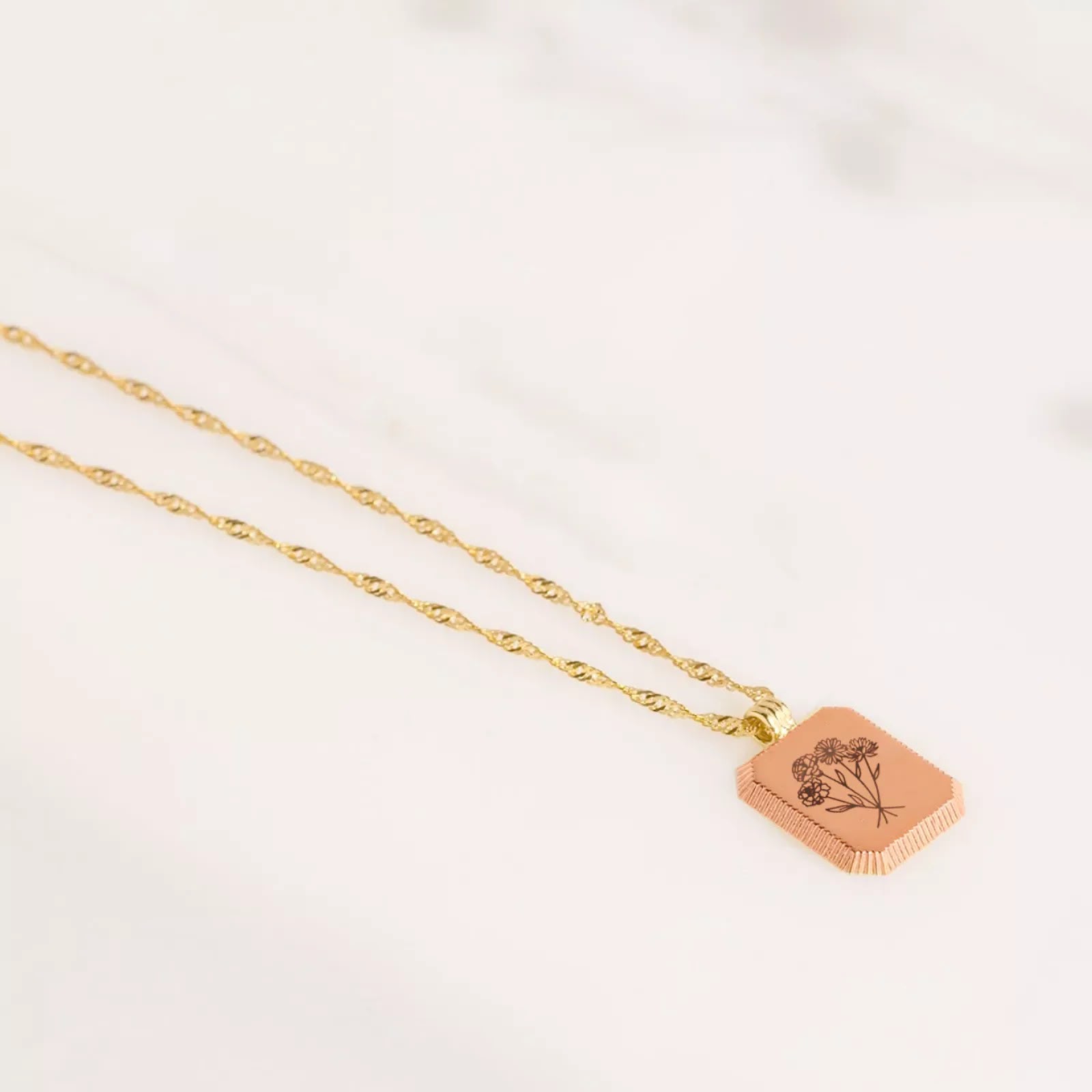 Colier personalizat dreptunghiular cu margini texturate – Gravură laser - imagine galerie