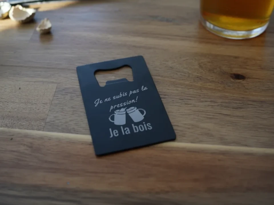 Deschizător de sticle metalic tip card – Gravură laser personalizată - imagine galerie