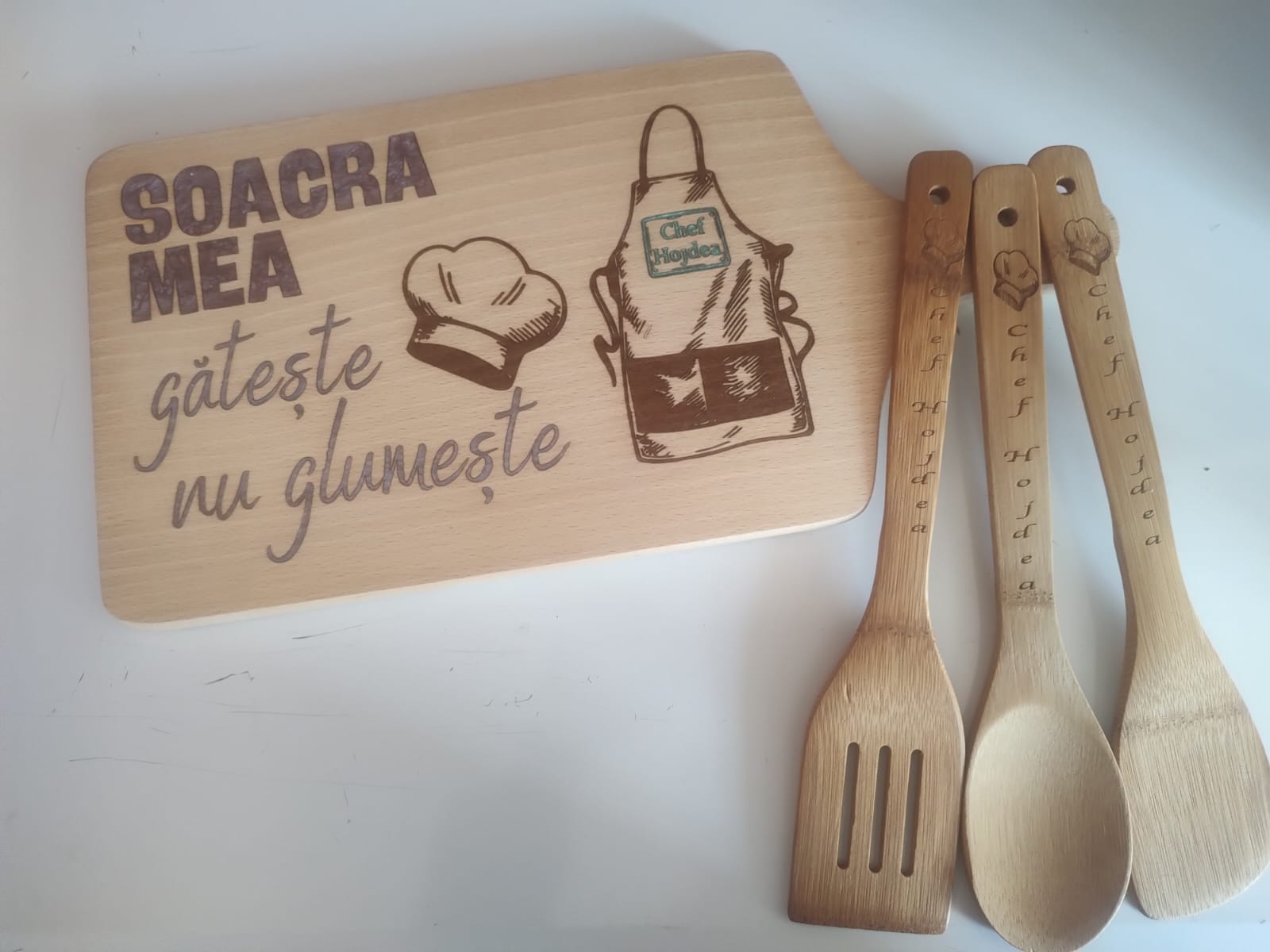 Tocător din lemn personalizat – Cadoul perfect pentru pasionații de gătit - imagine galerie