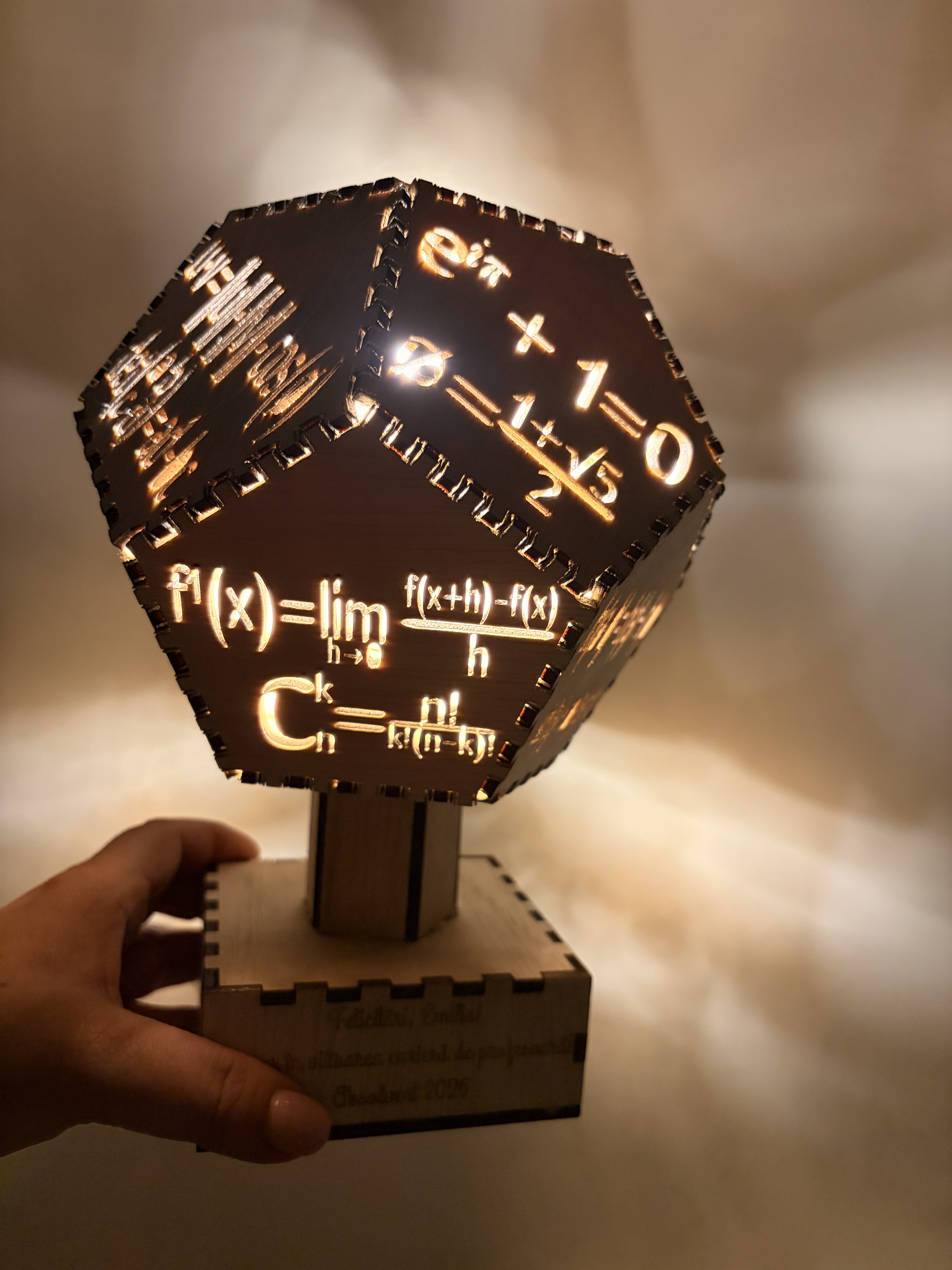 Lampă decorativă matematică 3D – Formule și ecuații - imagine galerie