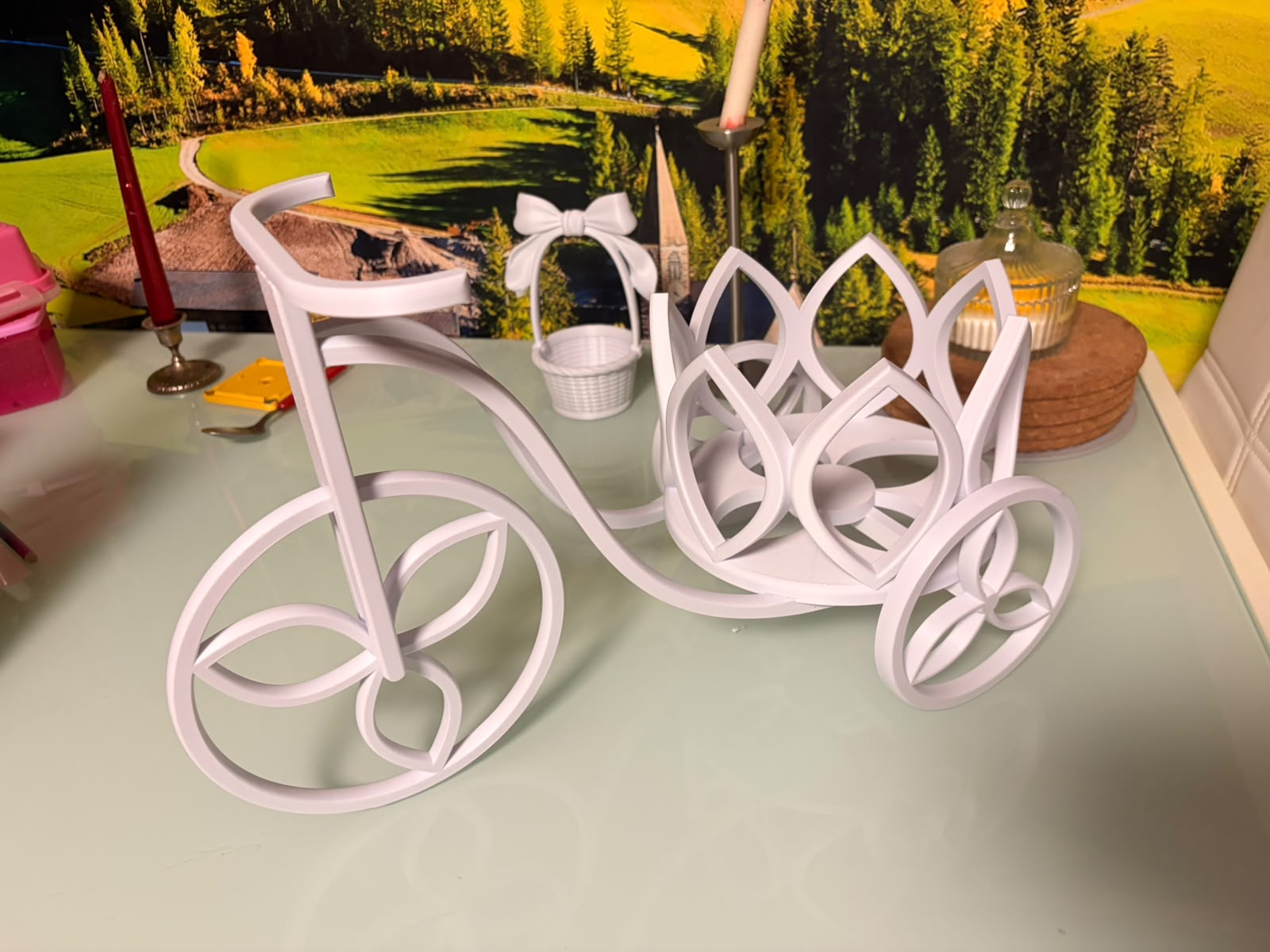 Bicicletă decorativă luminoasă cu aranjament din flori de ceară parfumată (50 cm) - imagine galerie