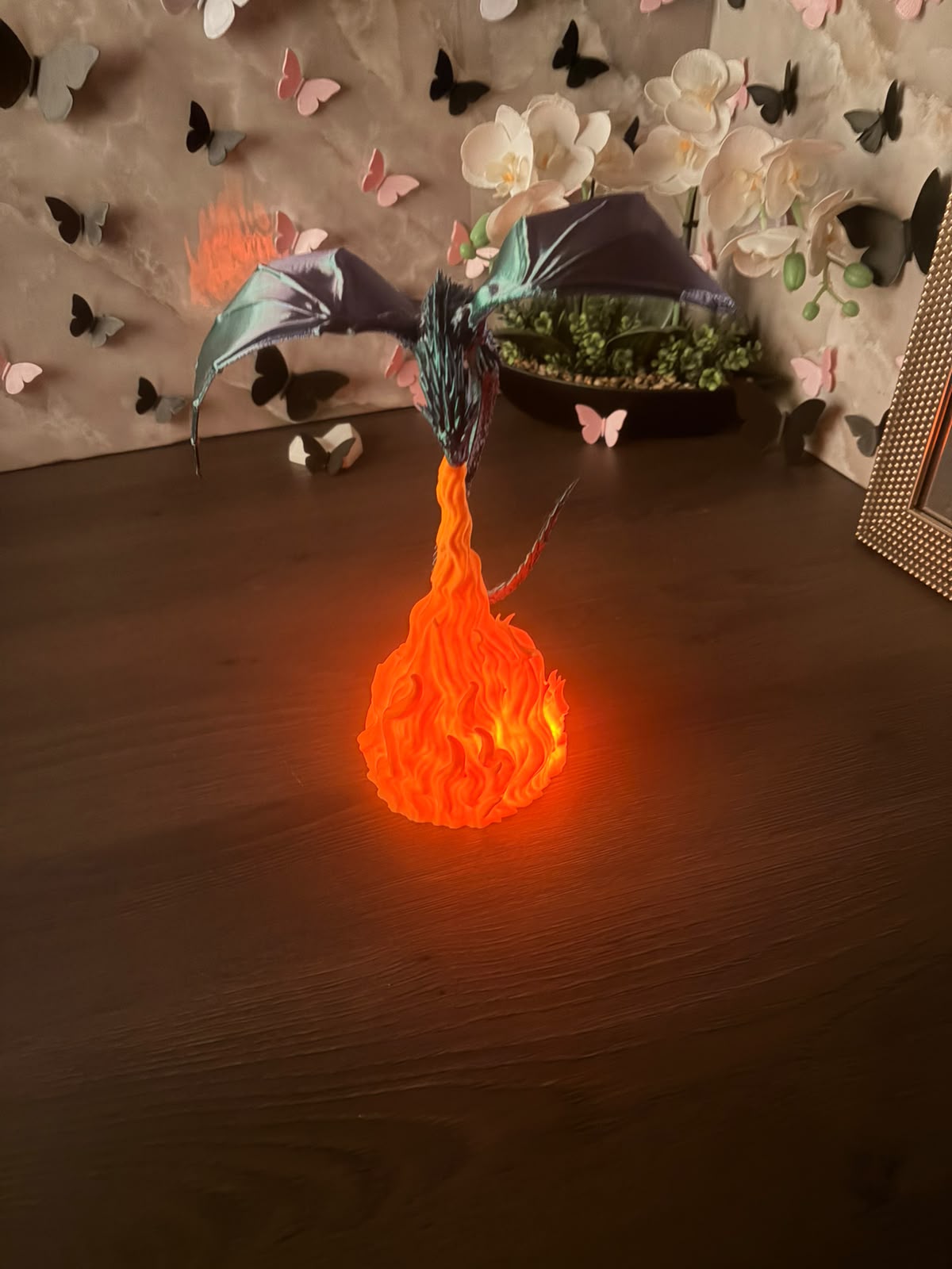 Lampă / Statuetă 3D - Dragon cu glob de foc iluminat - imagine galerie