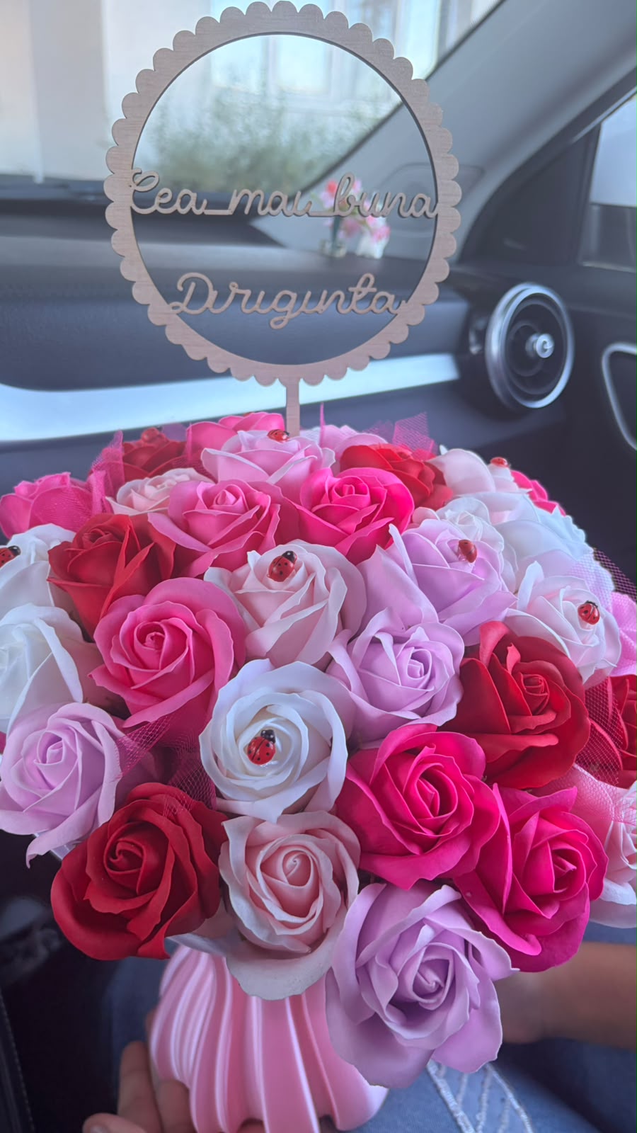 Aranjament floral în vază 3D – Trandafiri de săpun și mesaje personalizate - imagine galerie