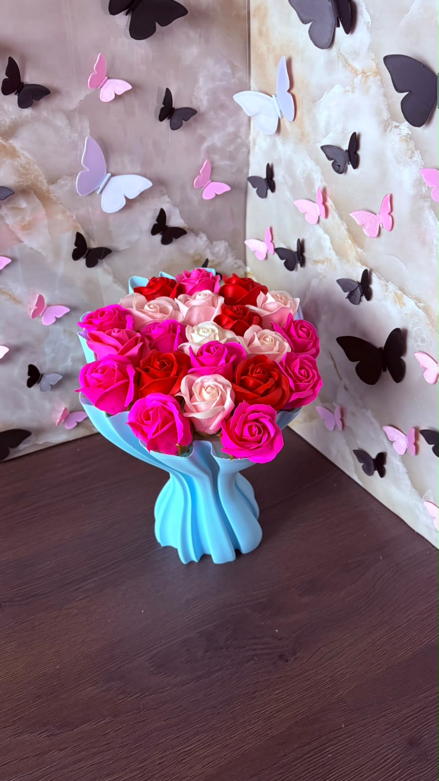 Aranjament floral în vază 3D – Trandafiri de săpun și mesaje personalizate - imagine galerie