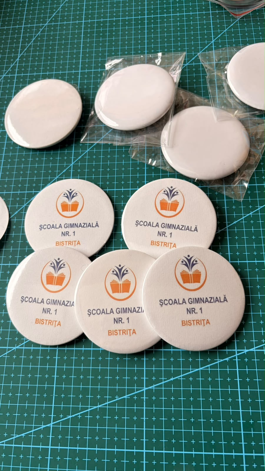 Insigne rotunde personalizate - imagine galerie