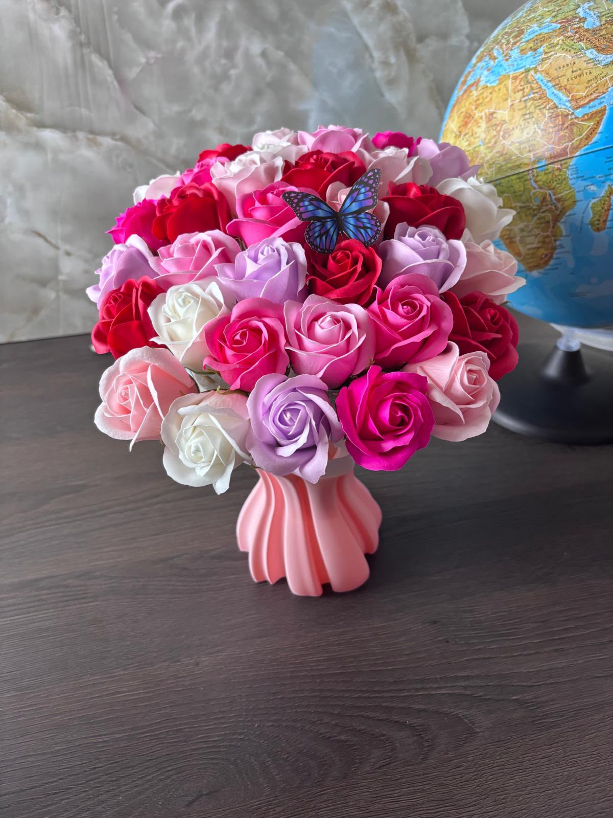Aranjament floral în vază 3D – Trandafiri de săpun și mesaje personalizate - imagine galerie