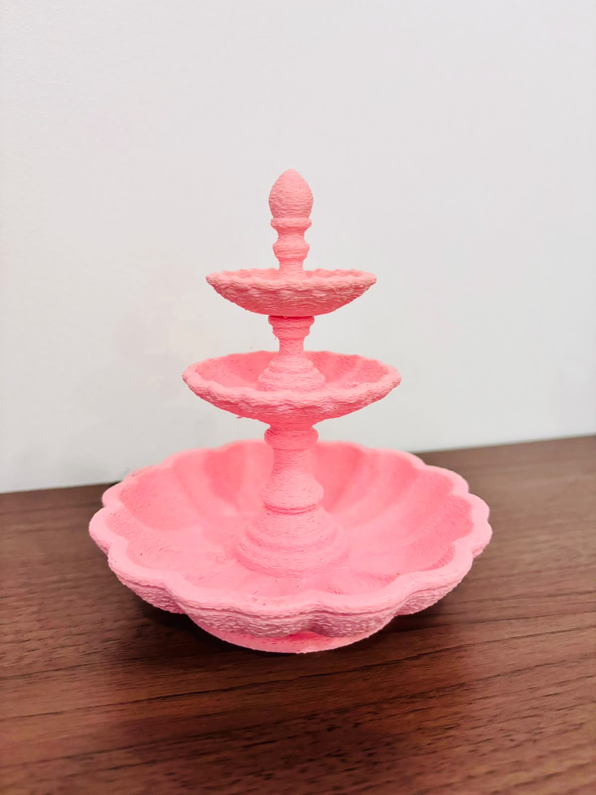 Suport decorativ / Etajeră 3D – Design fântână arteziană cu trei niveluri - imagine galerie