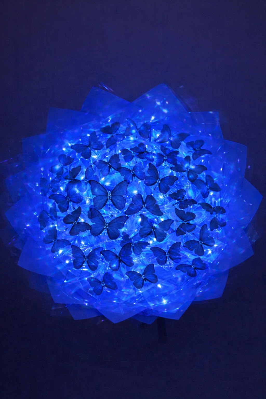 Buchet luminos decorativ cu fluturi/elemente tematice și iluminat LED - imagine galerie