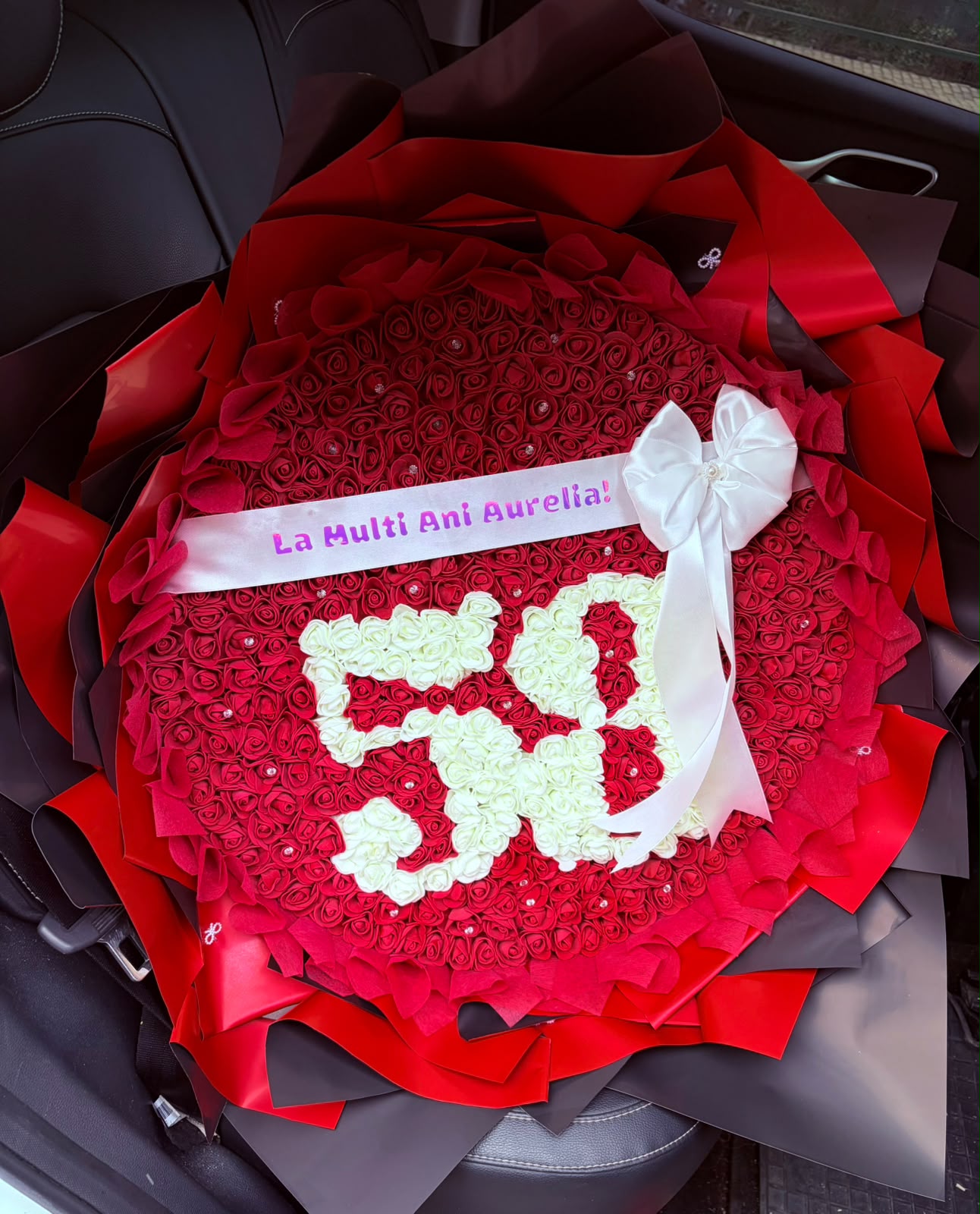 Buchet uriaș personalizat din trandafiri de săpun (Diametru 50 cm) – Cadoul spectaculos pentru ocazii speciale - imagine galerie
