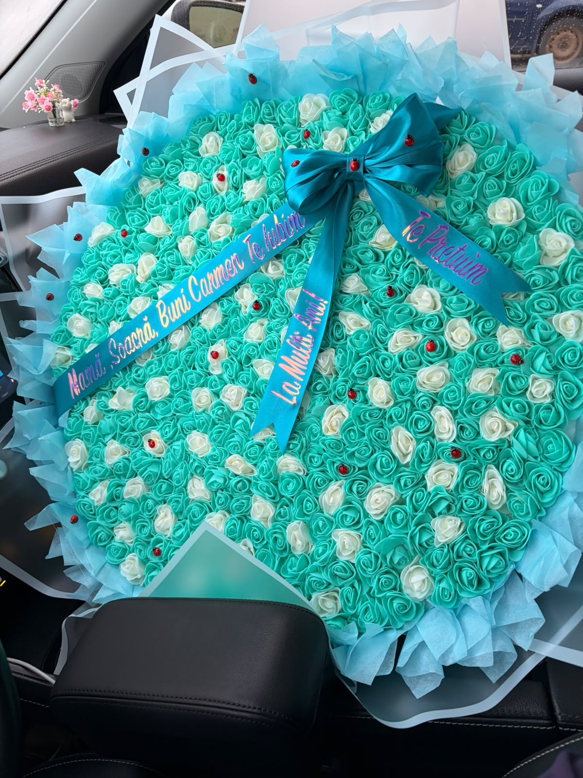 Buchet uriaș personalizat din trandafiri de săpun (Diametru 50 cm) – Cadoul spectaculos pentru ocazii speciale - imagine galerie