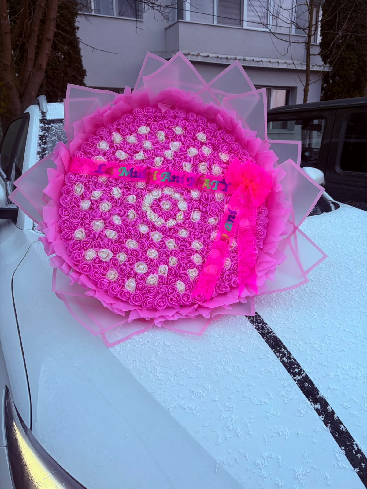 Buchet uriaș personalizat din trandafiri de săpun (Diametru 50 cm) – Cadoul spectaculos pentru ocazii speciale - imagine galerie