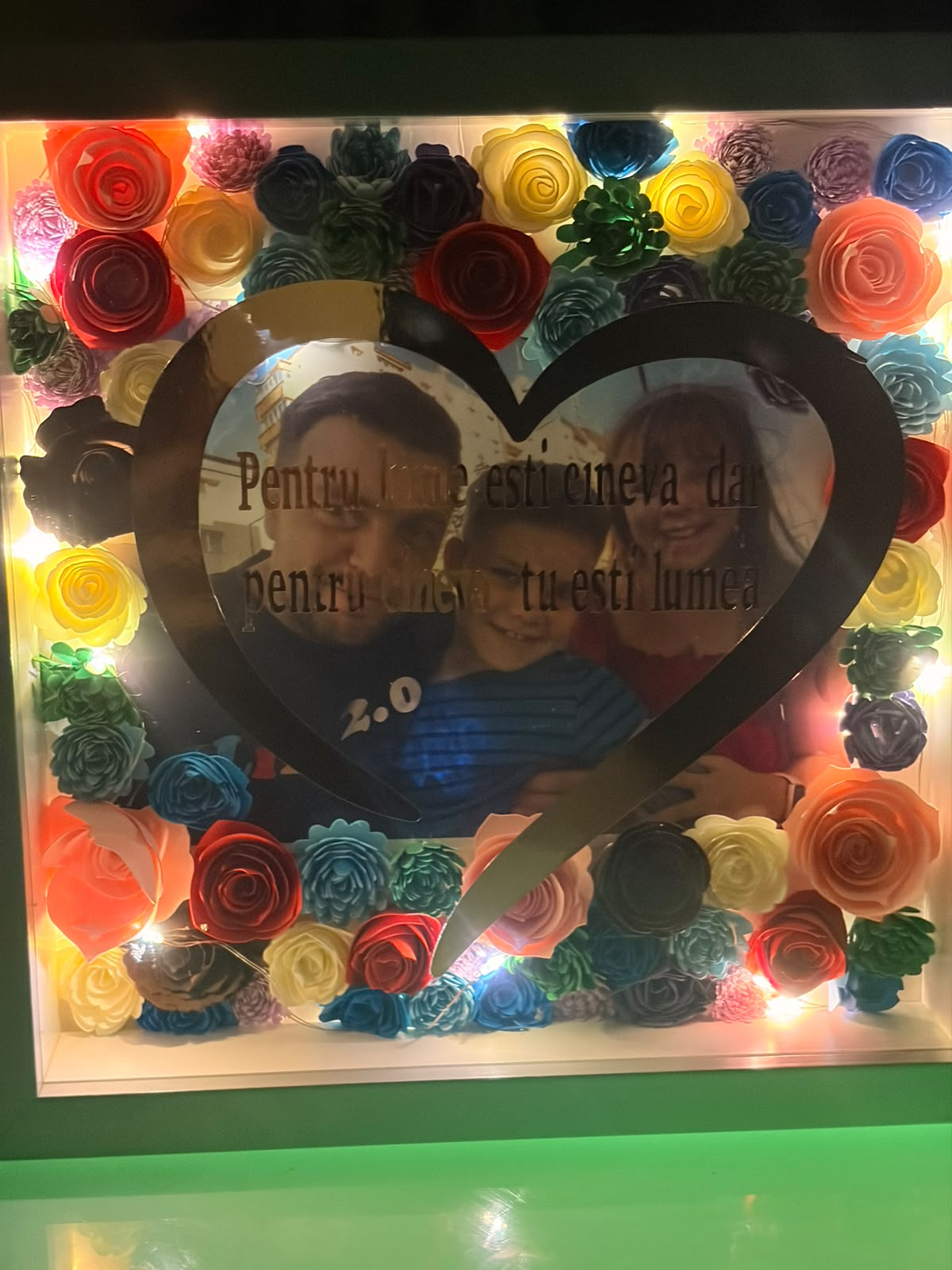 Tablou 3D Personalizat cu Ramă Iluminată, Fotografie și Aranjament Floral – Kasem Studio - imagine galerie