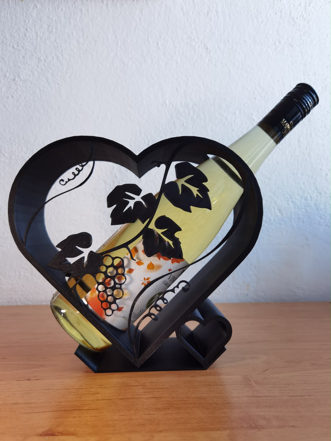 Suport 3D pentru sticlă de vin – Inimă cu viță de vie