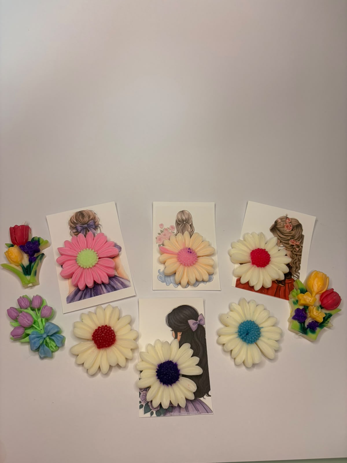 Colecție Mărțișoare și Mărturii Handmade – Lumânări Parfumate cu Design Floral și Personalizare – Kasem Studio