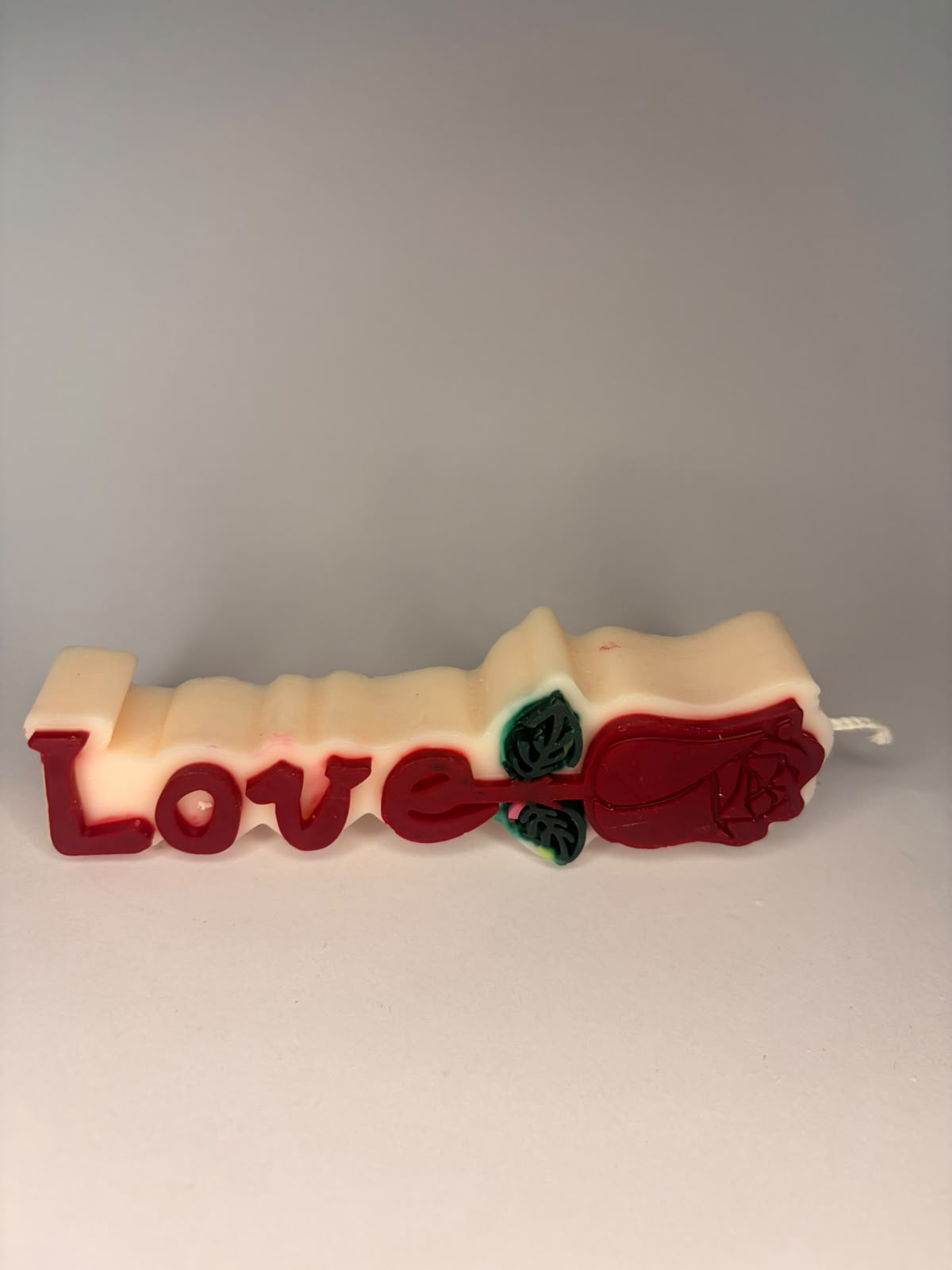 Lumânare Parfumată Handmade Model "Love" cu Trandafir Roșu – Kasem Studio