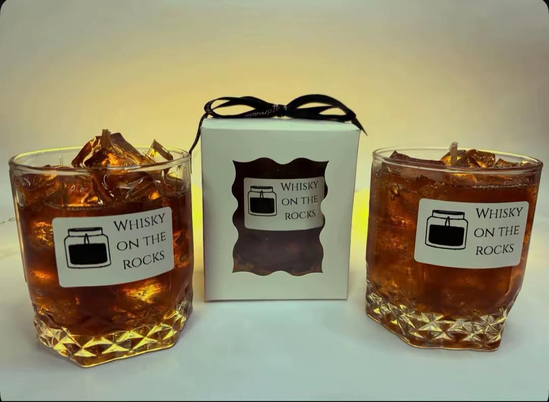 Lumânare Parfumată artizanală „Whisky on the Rocks”